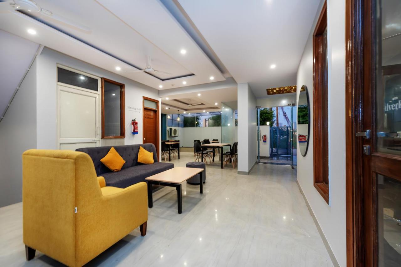 Hotel O Earth Villa Near Bestech Central Square Mall Гургаон Екстериор снимка