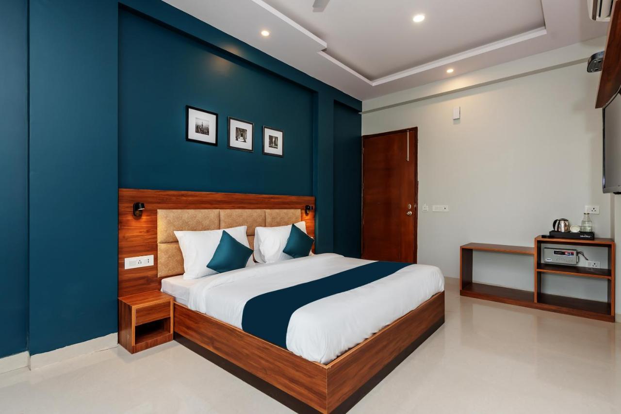 Hotel O Earth Villa Near Bestech Central Square Mall Гургаон Екстериор снимка
