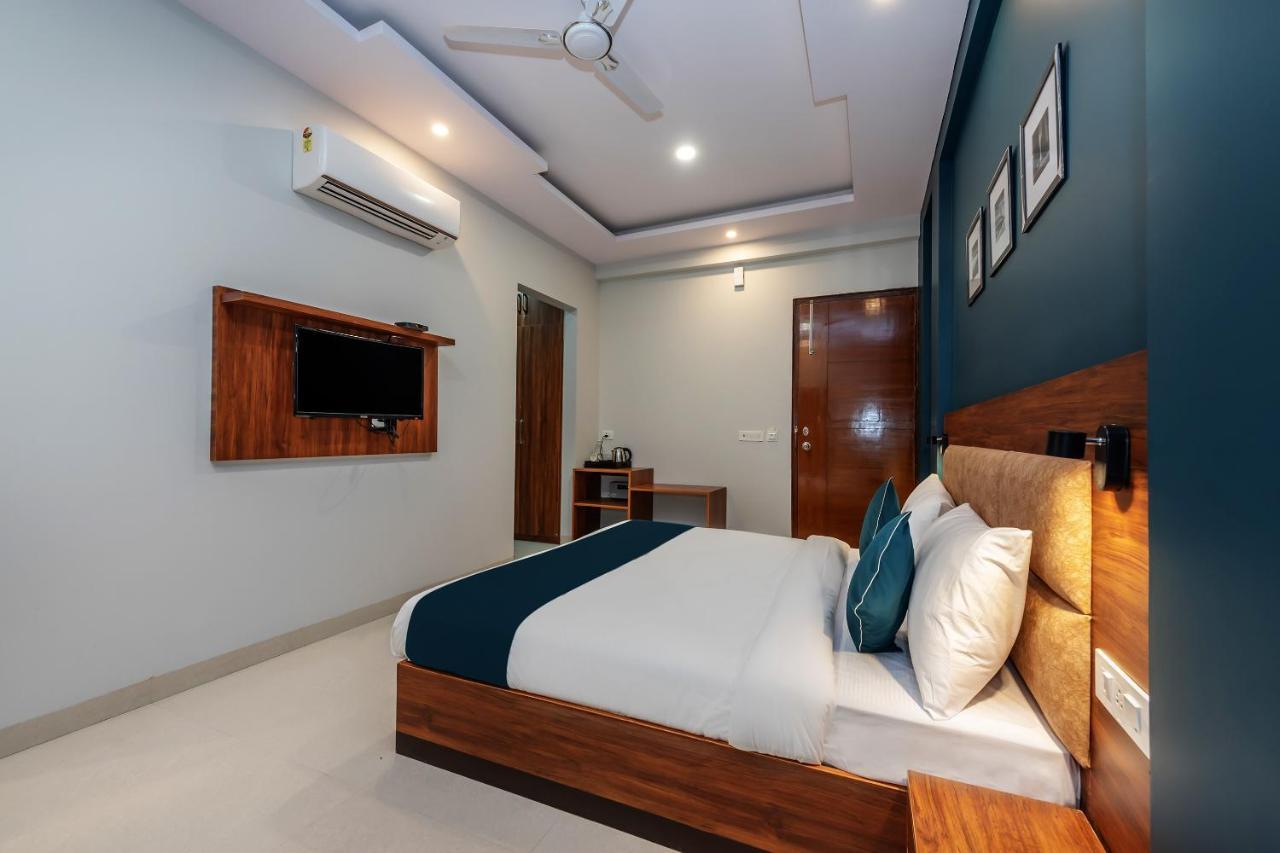 Hotel O Earth Villa Near Bestech Central Square Mall Гургаон Екстериор снимка