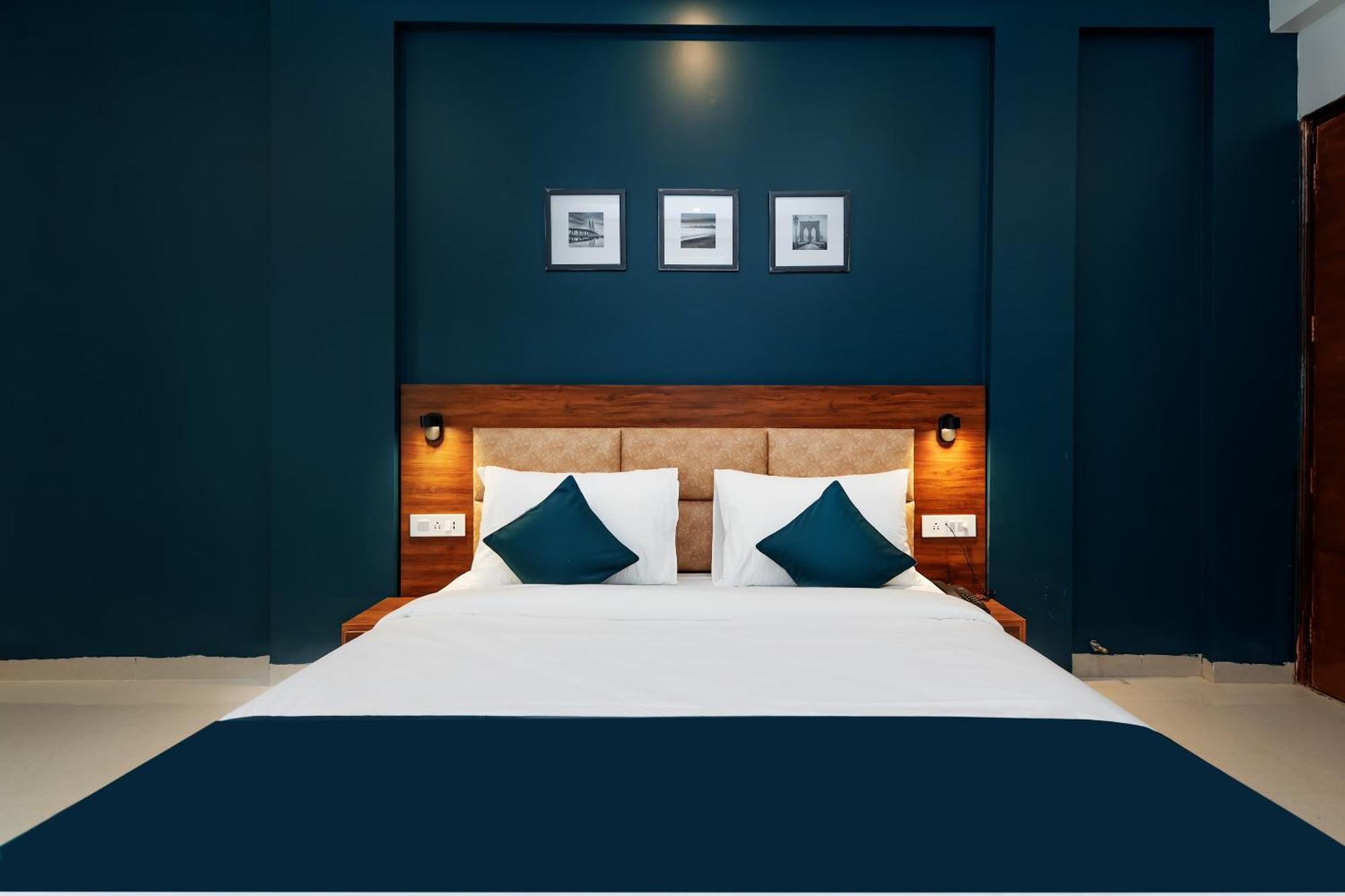 Hotel O Earth Villa Near Bestech Central Square Mall Гургаон Екстериор снимка