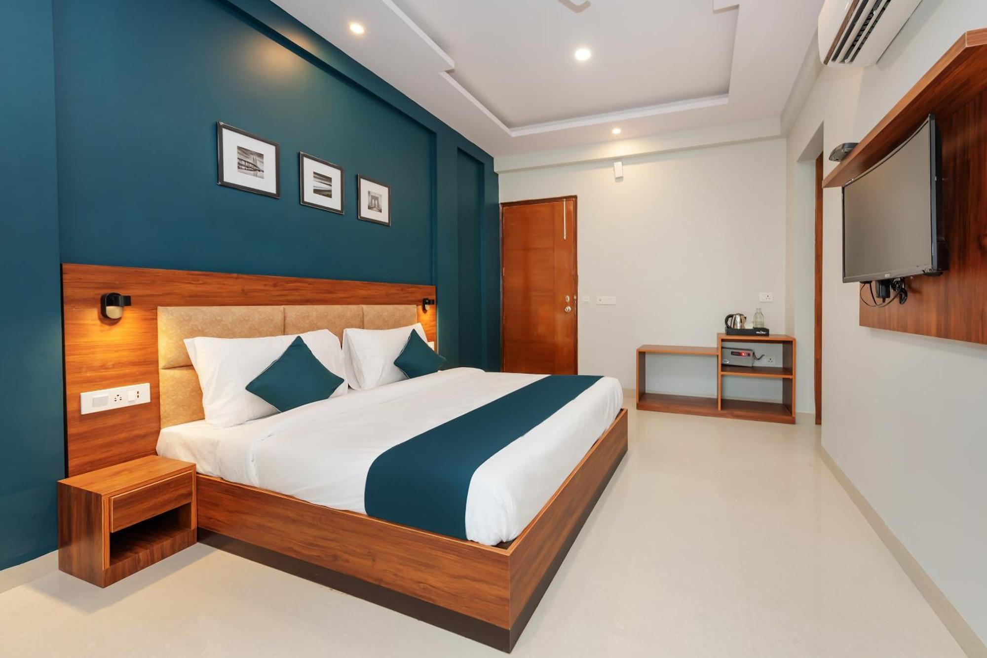 Hotel O Earth Villa Near Bestech Central Square Mall Гургаон Екстериор снимка