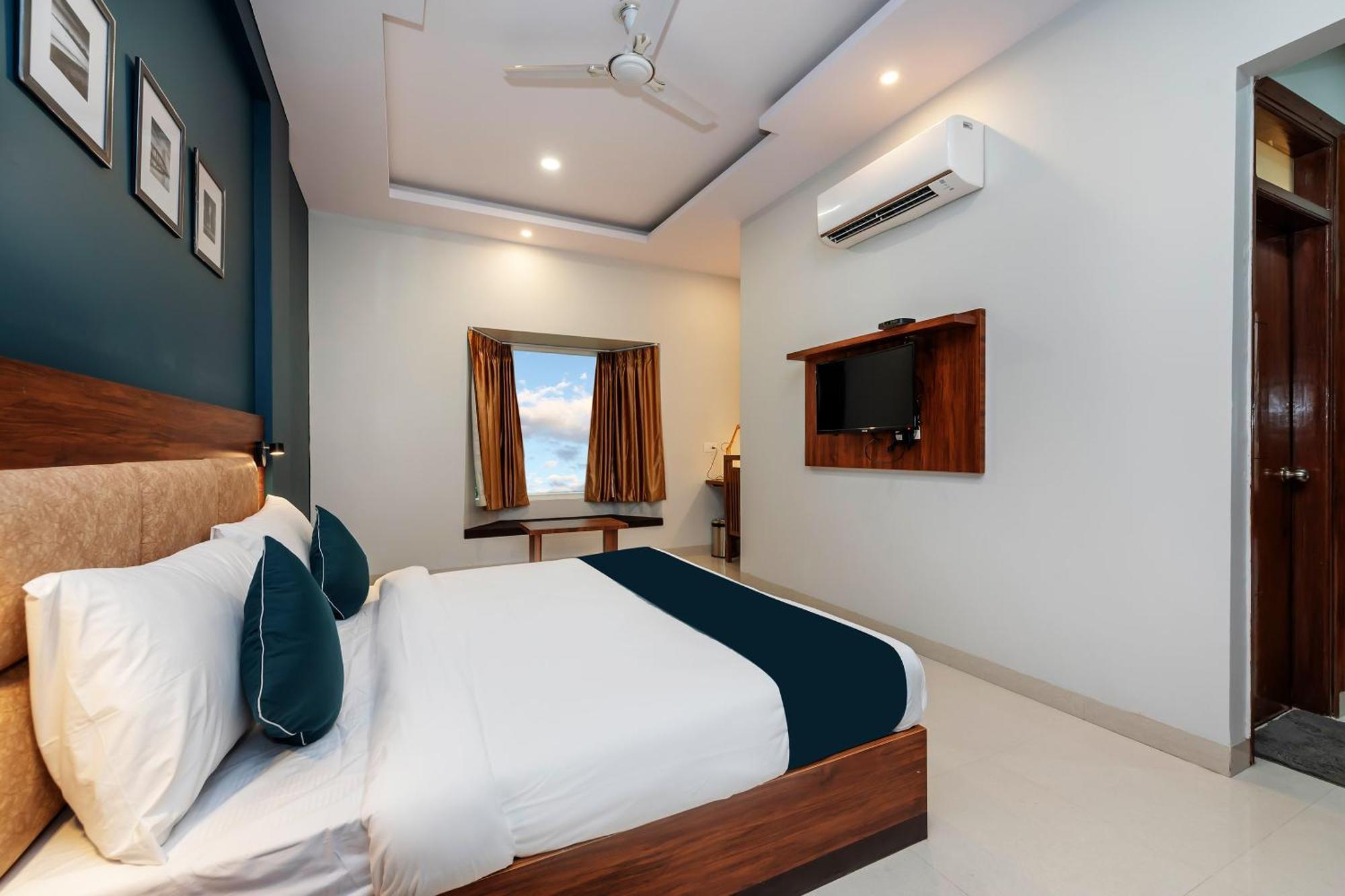 Hotel O Earth Villa Near Bestech Central Square Mall Гургаон Екстериор снимка