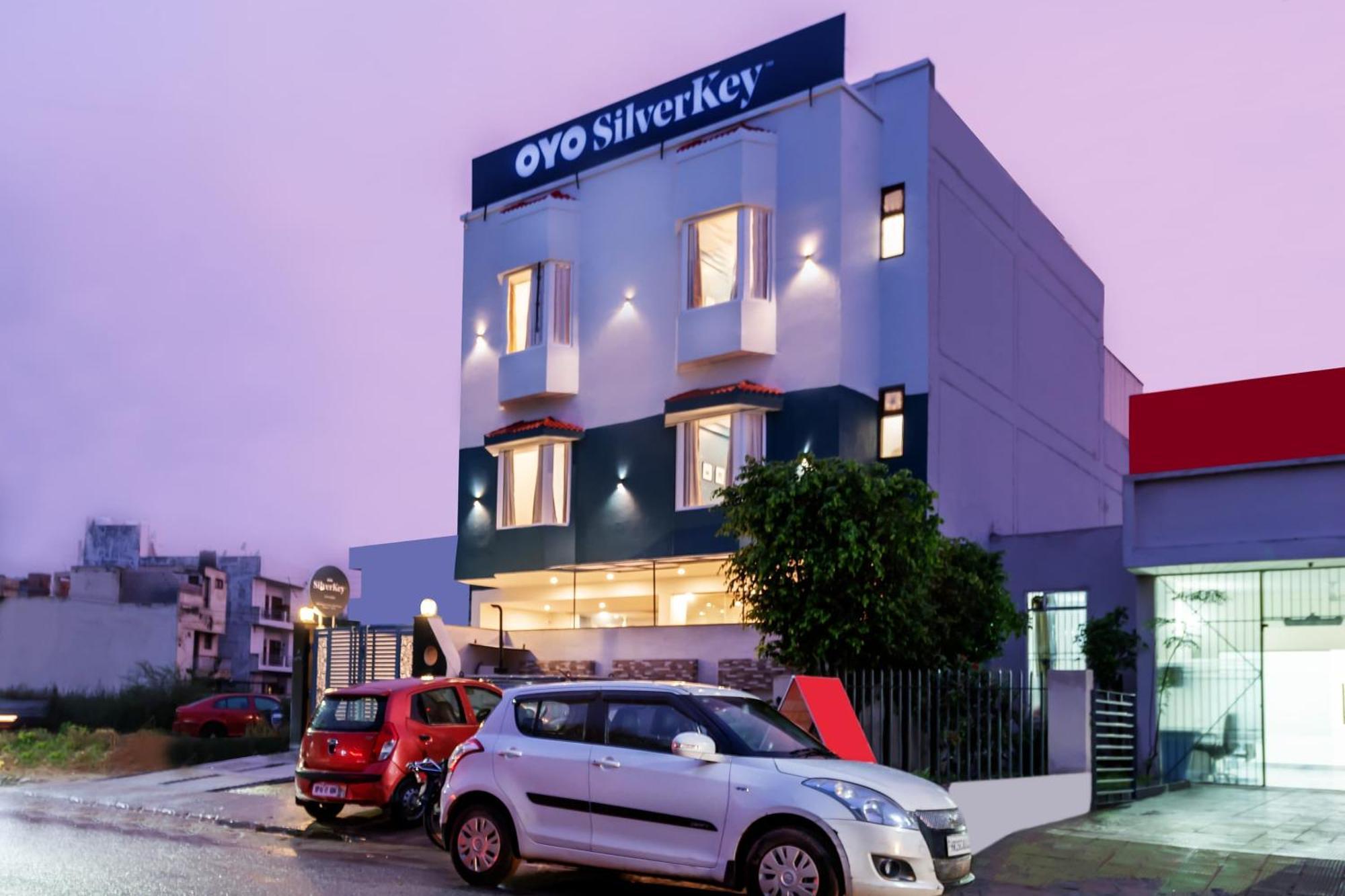 Hotel O Earth Villa Near Bestech Central Square Mall Гургаон Екстериор снимка